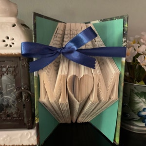 MOM with heart O Folded book art, book sculpture, unique gift, Mom, Mother&#39;s Day, gift for her