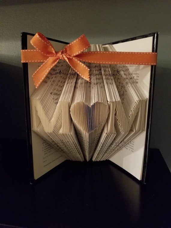 Mother's Day Folded book art, book sculpture, unique gift, Mom, Mom's day, hearts, Book Lover Gift, gift for mom, Unique gift show your love