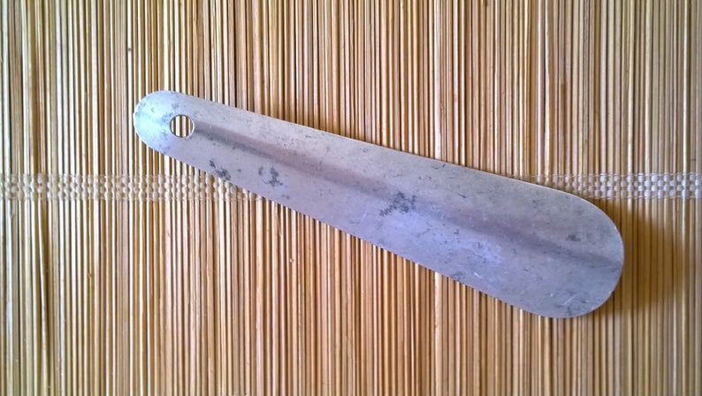 Vintage aluminium shoe hornVintage shoehorn