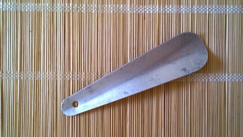 Vintage aluminium shoe hornVintage shoehorn