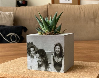 Jardinière photo personnalisée en béton, Cadeau personnalisé pour maman, Décoration d'intérieur, Portrait personnalisé sur cache-pot, Cadeau fait main pour maman, Cadeau pour la fête des Mères