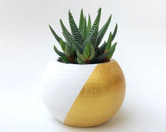 FREE SHIPPING // Gold painted white concrete planter / flower pot / succulent pots / gift / home decor