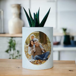 Kundenspezifisches Foto auf Beton-Blumentopf, personalisierte Geschenke, personalisierter Topf mit Foto, Sukkulententopf, Geschenk für sie, personalisiertes Familienporträt