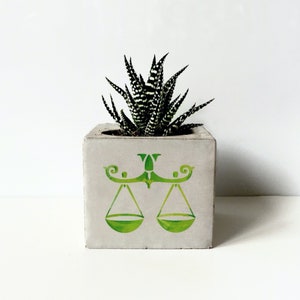 Zodiac Printed Concrete Planter, Succulent Holder, Gepersonaliseerde geschenken voor moeder, Dierenriem geschenken, Constellation Plant Potten, Minimalistische Planter afbeelding 6