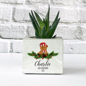 Erstes Weihnachten gedruckt personalisierte Beton Pflanzer, personalisierte Geschenke, Sukkulenten Töpfe, Geschenk für ihn, individuelle Wohnkultur, handgemachte Artikel