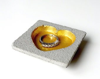 Gold Herz Ringschale, Kleine Beton Ringschale, Mini Ringhalter, Brautjungfer Geschenk, Beton Schmuckhalter, Hochzeit Gastgeschenk, Ringablage