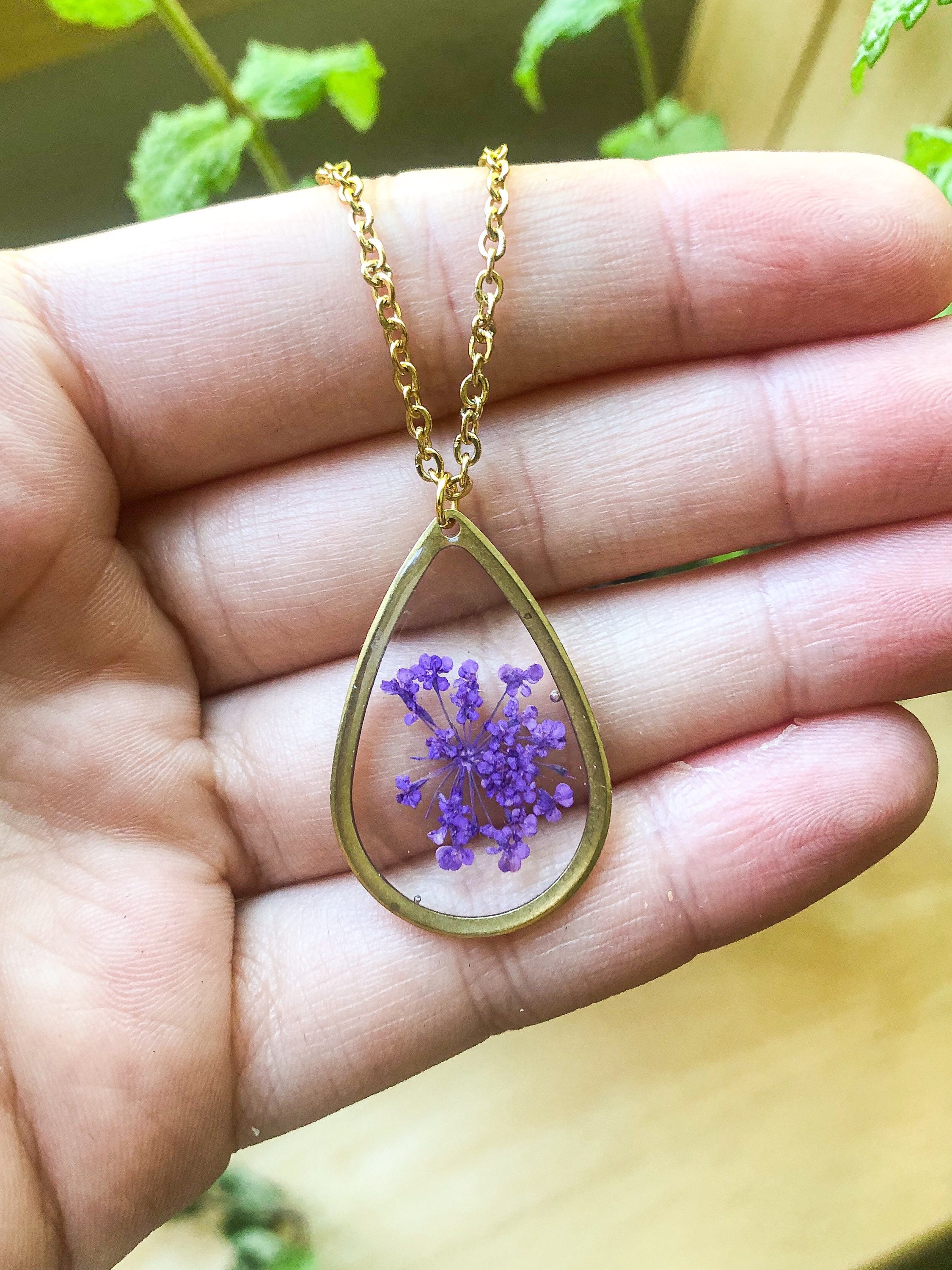Lila Königin Anne Spitze Teardrop Halskette | Etsy