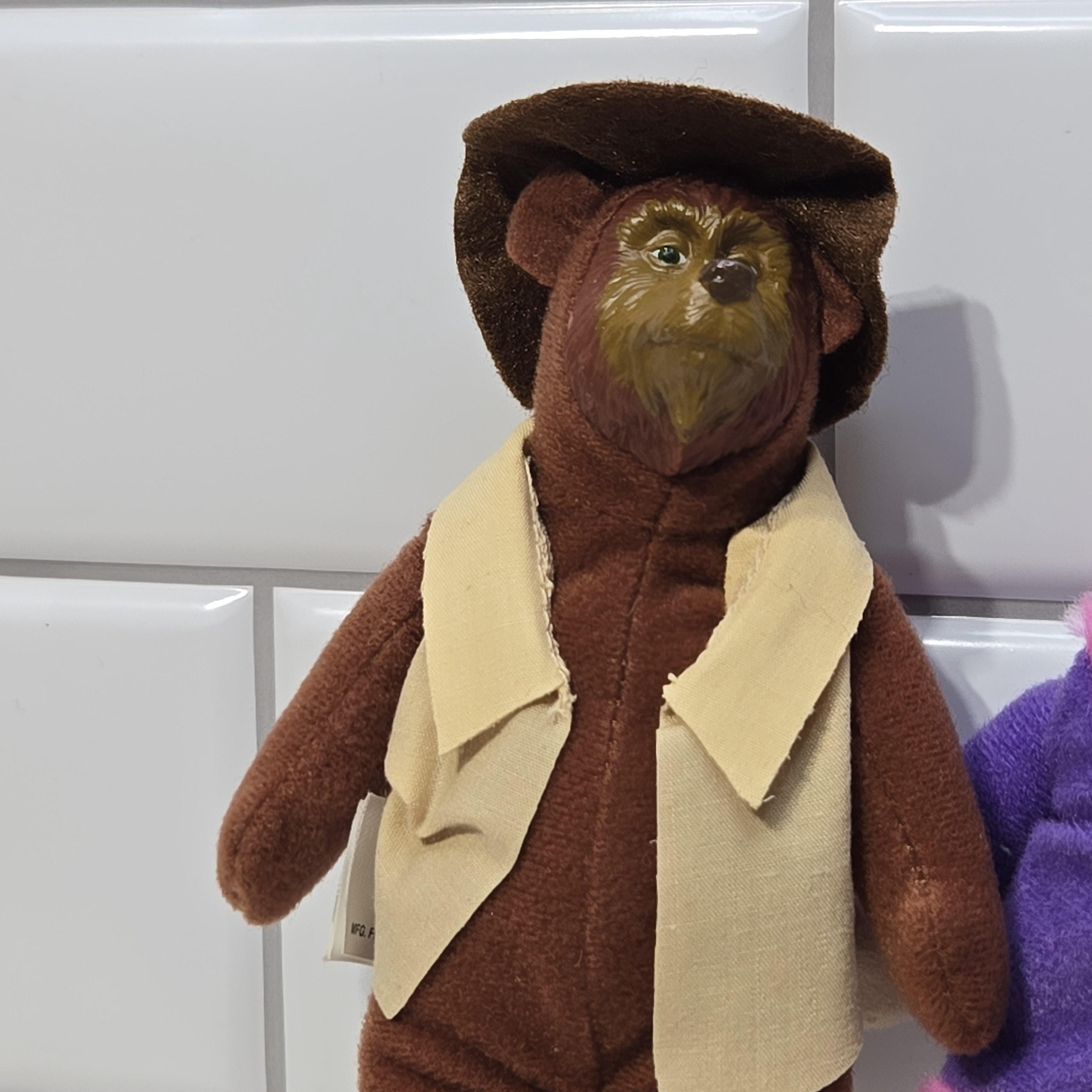 マクドナルドのカントリーベア、テッド・ベダーヘッドとトリクシーの5