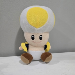 Super Mario Bros 6&quot; Yellow Toad Plush Toy Nintendo