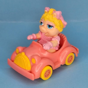 Vintage McDonalds Muppet Babies Miss Piggy In Car Toy
