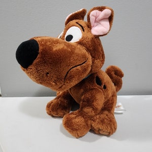 Scooby Doo Plüsch Sitzender Cartoon Hund Hanna Barbara Retro Kuscheltier Niedlich