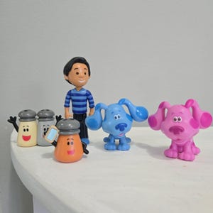 Blue&#39;s Clues Character Toys Blue Magenta Salt and Pepper Cruz