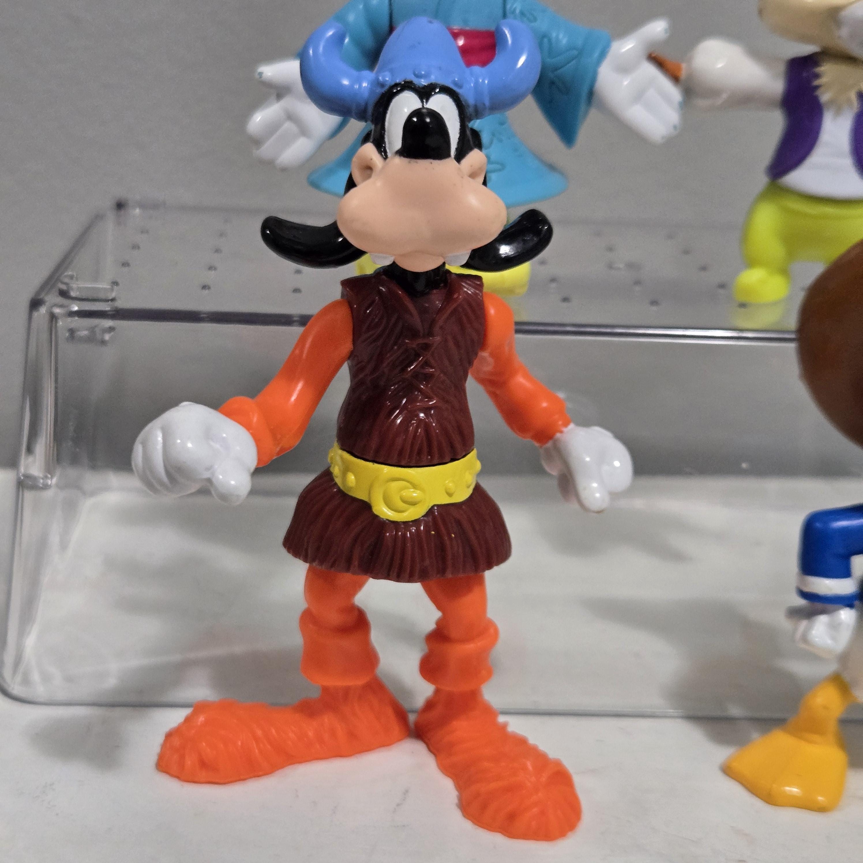 オーストラリア マクドナルド ヴィンテージ ミッキーマウス フィギュア コンプ Vintage Mcdonalds Mickey's World Tour Figures: Minnie, Goofy
