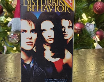 Disturbing Behavior Motion Picture VHS Movie Katie Holmes 1998