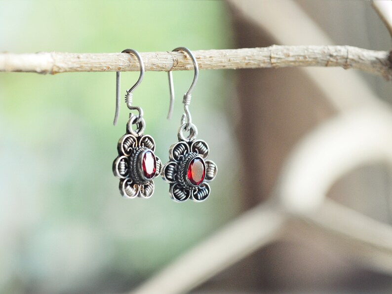 Sterling Silver Faceted Blue Topaz Garnet Daisy Earring Flower Drop Earrings Vintage Earrings November Birthstone Gift Small Flower Drops