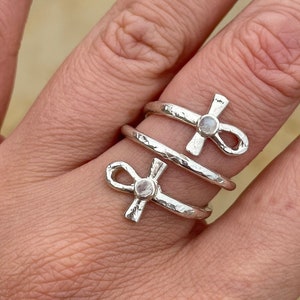 Ankh Silber Ring Regenbogen Mondstein Ankh Ägyptischer Ring Silber Statement Ring Ägyptische Symbol Ringe Mondstein Statement Ring Juni Birthstone