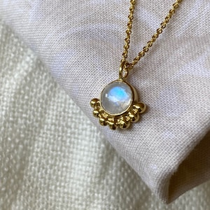 Equilibrium 14K Gold Rainbow Moonstone Round Pendant Necklace, Simple Elegant Gifts for Her Jewelry for Bridemaids Gold and Moonstone