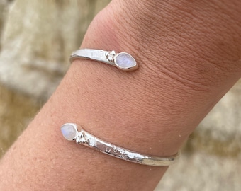 Savaya Sterling Silver Moonstone Bangle, Teardrop Rainbow Moonstone Bangle, Women's Handmade Silver Bracelet with Moonstone, Gemstone Bangle