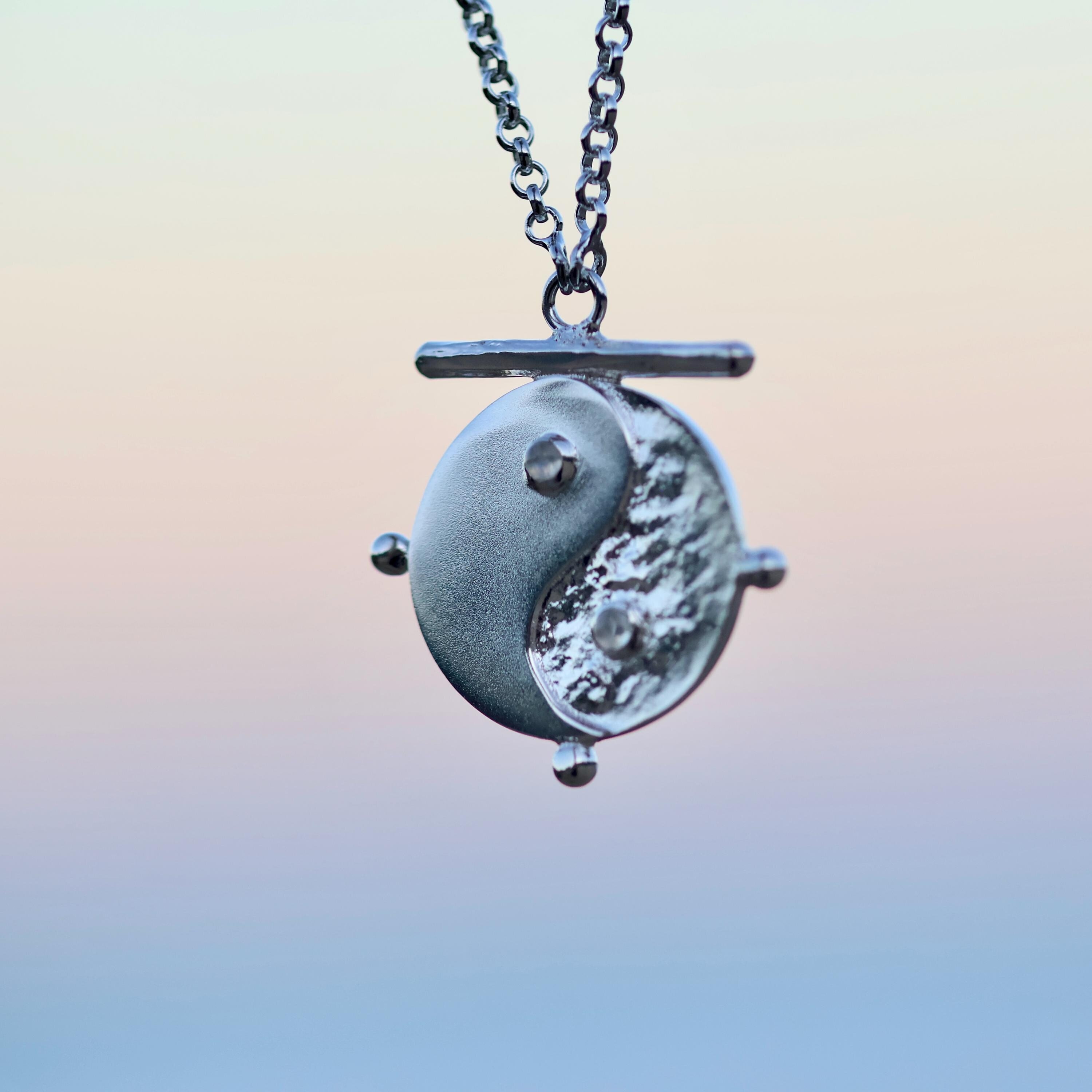 Yin Yang Sterling Silver Moonstone Necklace Reversible Silver Coin Medallion Chunky Silver Chain Yin Yang Pendant Silver Jewelry Moonstone