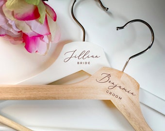 Boda de madera grabada con láser personalizada, perchas para fiestas nupciales, novia + novio, damas de honor de padrinos de boda, regalos personalizados - GARDEN FORMAL