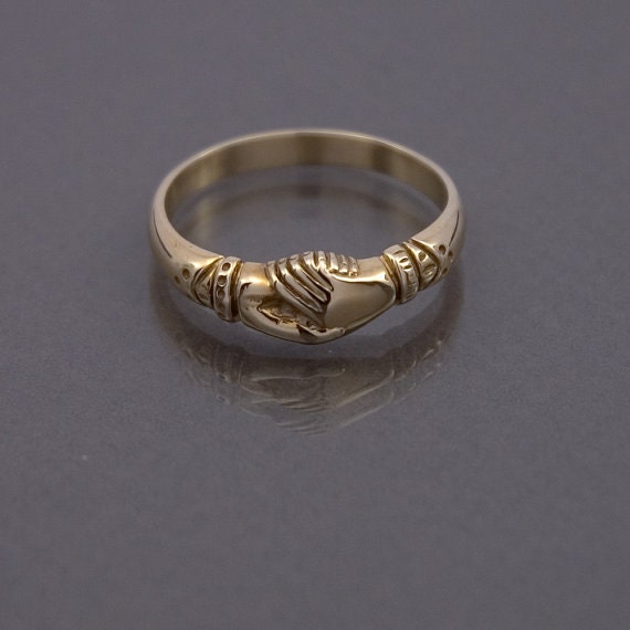 Traditional Fede ring made to your size in 9ct gold | Etsy