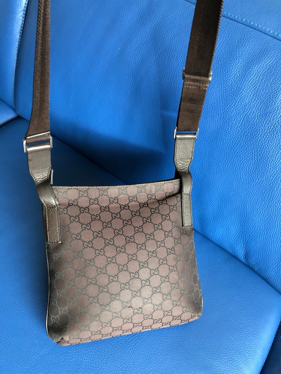Gucci shoulder bag / messenger bag in brown Gem