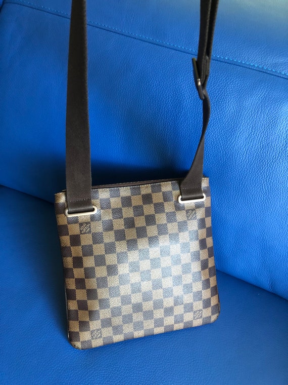 LOUIS VUITTON  Damier Ebene messenger bag / Cross… - image 4