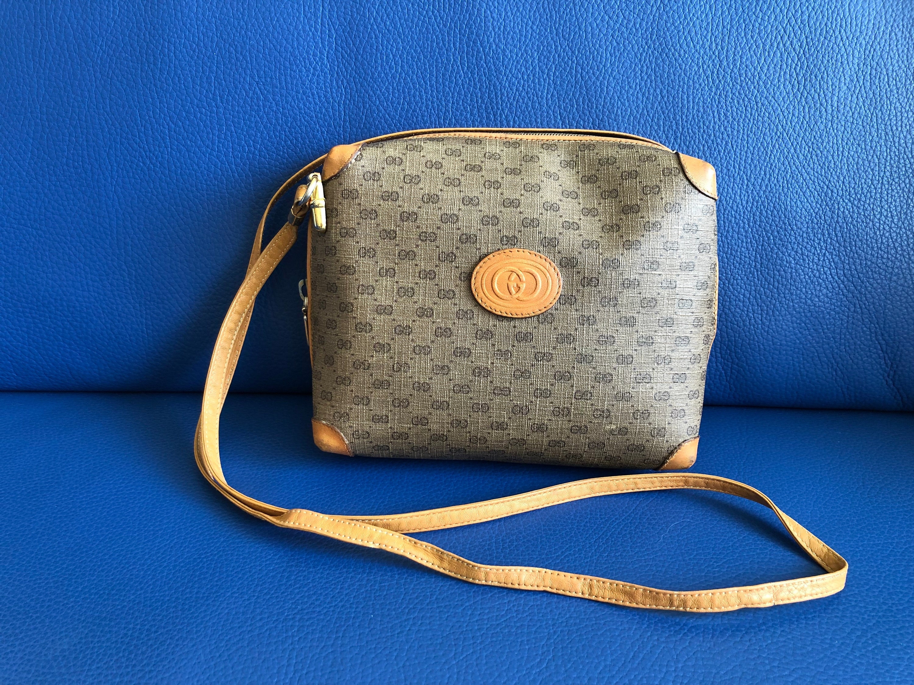 Second hand LV - Sling bag for both men and women - 100 % Genuine