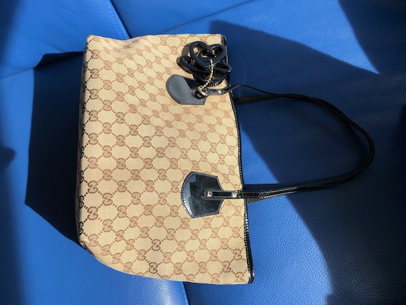 Gucci GG Mini Bag with Charm Beige/Ebony in GG Supreme Canvas with