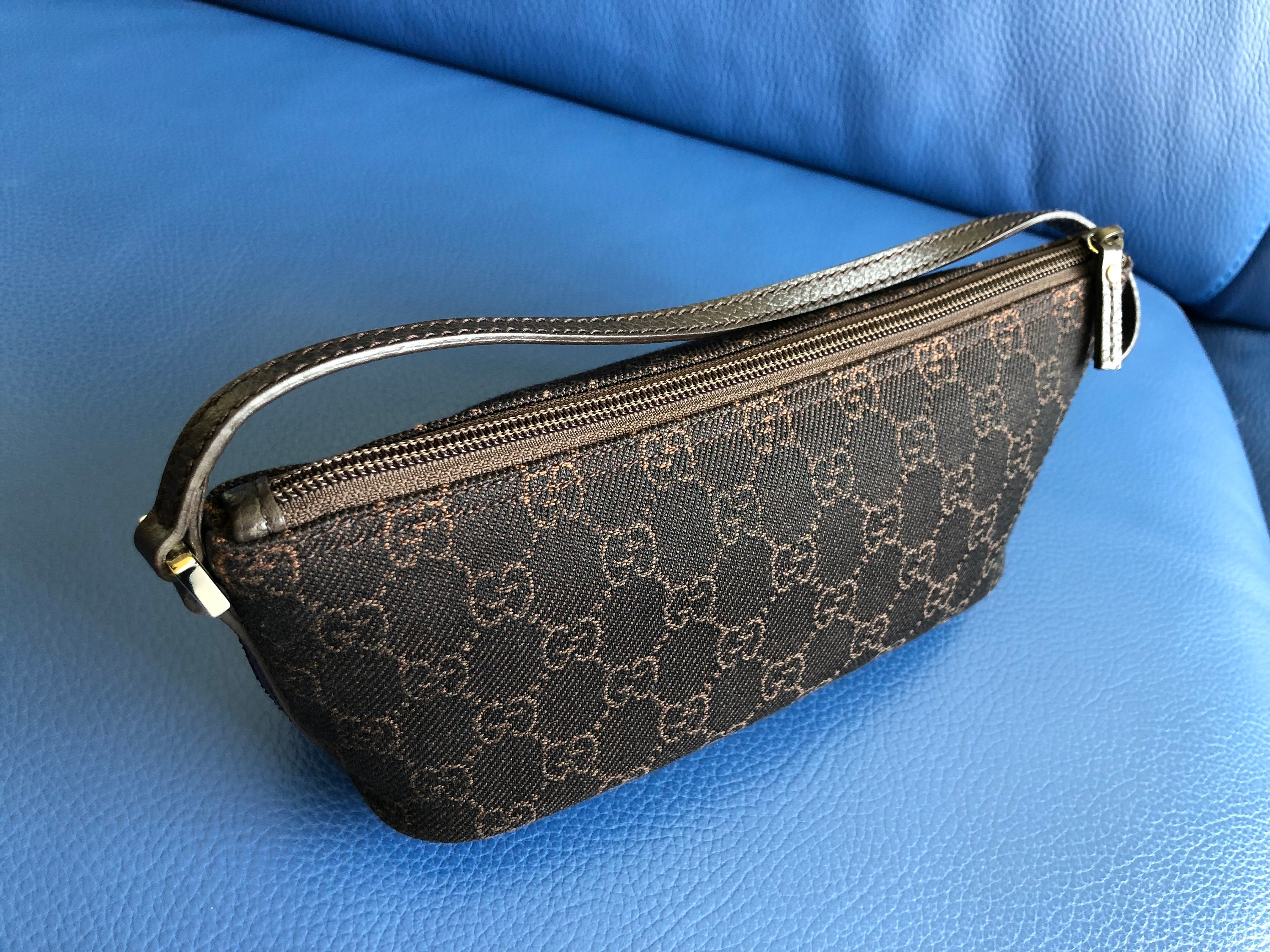 Gucci Vintage Monogram Supreme Zip Top Pochette Bag For Sale at