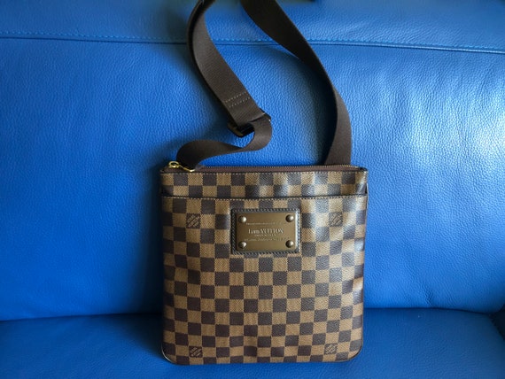 LOUIS VUITTON  Damier Ebene messenger bag / Cross… - image 1