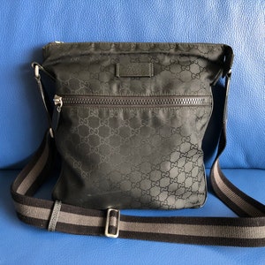 Gucci GG Canvas Messenger Bag - Neutrals