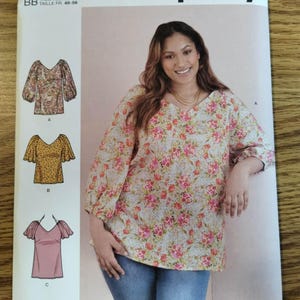 Patrón de costura Simplicity S9334 para blusas de mujer en dos largos, nuevo.