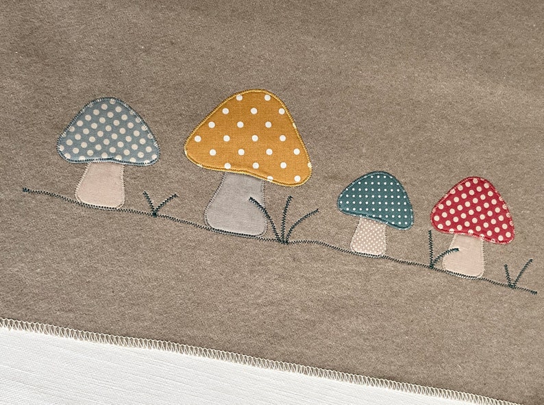 Baby blanket Toadstools image 5