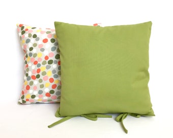 Cushion cover with bows, strong green