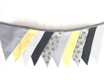 Pennant garland "Bienchen" (10 pennants)