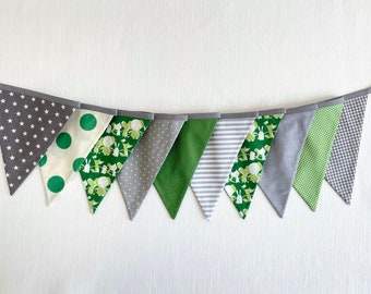 Pennant garland “animals gray / green” 10 pennants