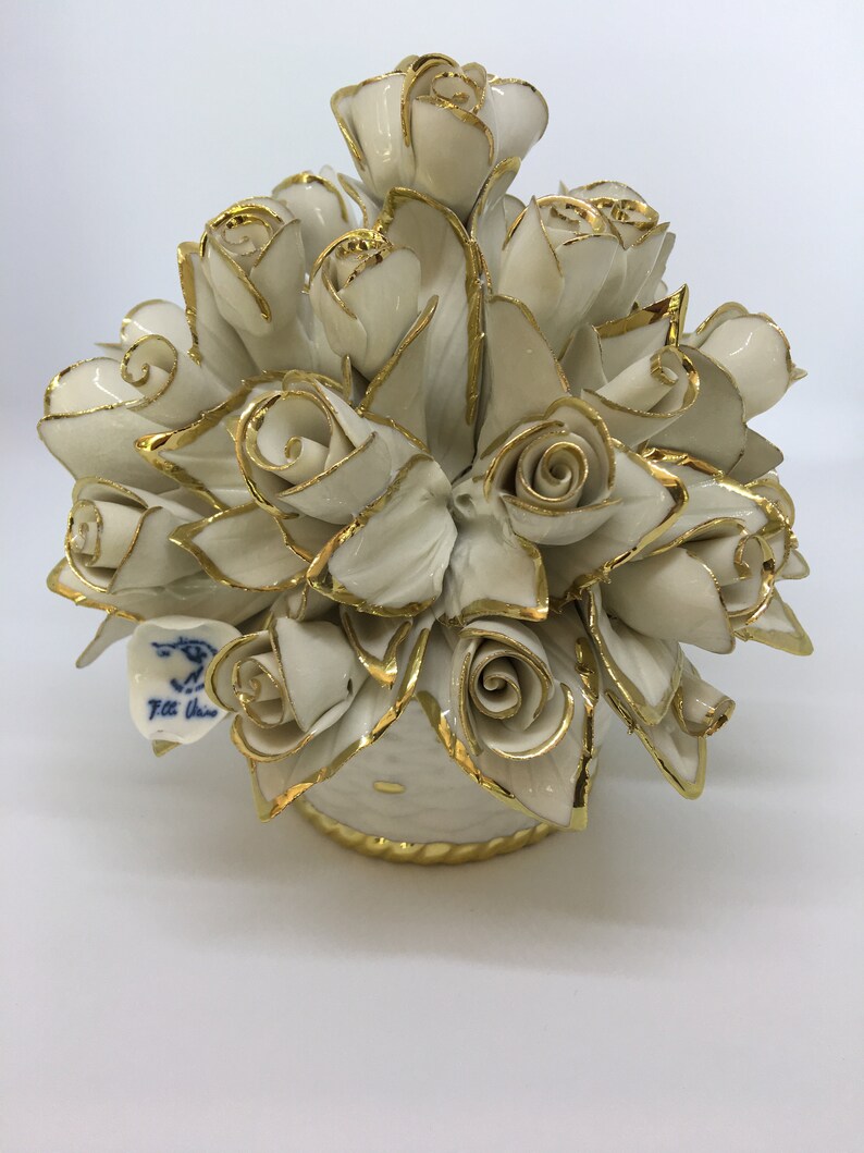 Handmade Capodimonte basket rosebuds in shining porcelain with gold trim made by Union With our registered trade mark Napoleon