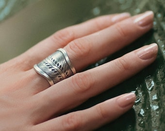 Handmade Karen Hill Tribe Silver Ring – Engraved Leaf Branches