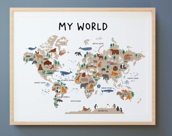 Puede incluir: Un mapa del mundo colorido con animales de diferentes continentes. El mapa está etiquetado con los nombres de los océanos y continentes. El título del mapa es "MY WORLD".
