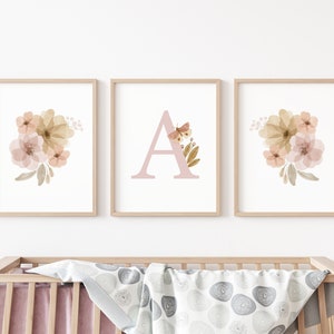 Arte de pared de vivero Boho, carta personalizada, decoración de vivero de flores silvestres, vivero floral, decoración de vivero de niña, vivero de flores vintage, impresión botánica