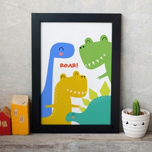 Cartel de dinosaurio imprimible, AMIGOS DE DINOSAURIO, cartel de dinosaurio, habitación para niños, dinosaurio lindo, cartel de T-rex, decoración de dinosaurios, vivero de dinosaurios, amante de los dinosaurios imagen 3