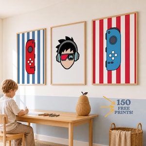 Puede incluir: Tres l&aacute;minas enmarcadas con un mando de juego rojo sobre rayas azules, un personaje estilizado con auriculares y gafas de juego, y un mando azul sobre rayas rojas. El texto en la pared dice 150 FREE PRINTS!