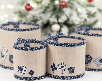 Tutorial patrón de costura CUATRO CESTAS en PDF. patrón de cesta. patrón de contenedor de tela. aplique de pájaro. labor de retazos. patrón de costura pdf. © BlueOwlLand