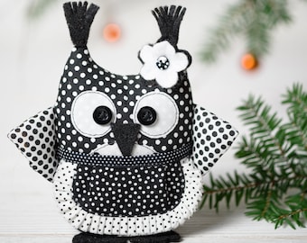 OLLIE OWL PDF Sewing Pattern Tutorial. Owl pincushion pattern. pdf sewing pattern. pdf tutorial. © BlueOwlLand