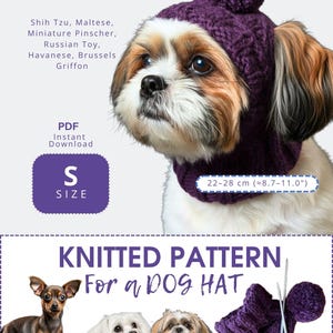Puede incluir: Un perro con un gorro de punto morado con un pompón. El gorro está diseñado para perros con una circunferencia de cabeza de 22-28 cm. La imagen incluye el texto "KNITTED PATTERN For a DOG HAT".