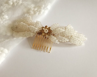 Romantic floral wedding hair comb, Beaded hair piece, wedding hair jewelry, bridal hair comb gold, Leaf hair vine, crystal jewelry heapiece