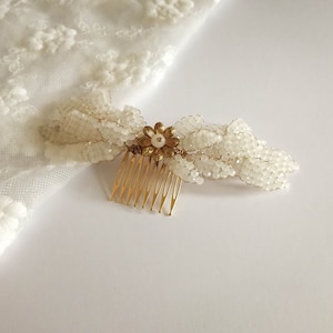 Romantic floral wedding hair comb, Beaded hair piece, wedding hair jewelry, bridal hair comb gold, Leaf hair vine, crystal jewelry heapiece