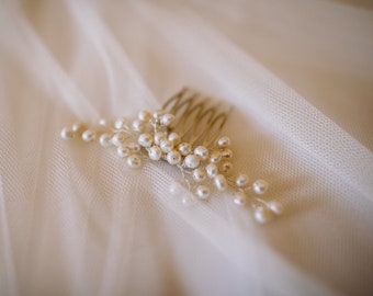 Freshwater pearl hair comb,  bridal comb pearl hair, wedding comb pearl, classic wedding hair comb, pearl veil comb hair jewelry
