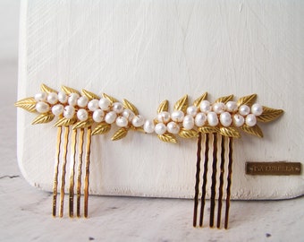 Leaf bridal hair comb, small bridal hair pin, gold pearl hair comb, beaded hair comb gold, natural pearl hair comb, bridesmaids hair pin